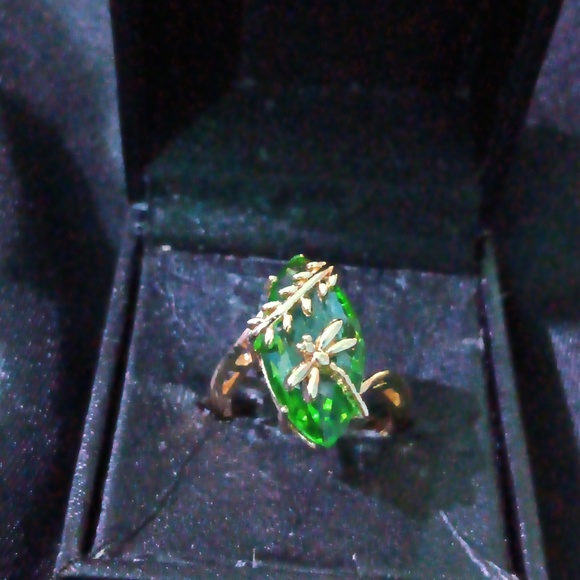 Golden Dragonfly Ring - Picture 1 of 4
